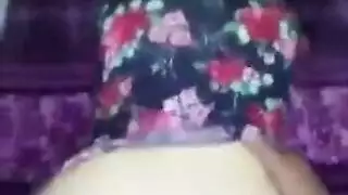 نجمة بورنو عراقية تأخذه عميقًا في طيزها الضيق