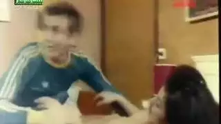 اخ وخته يلعبون في