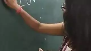 جنس ثنائي هاوٍ تم تصويره بالموبايل