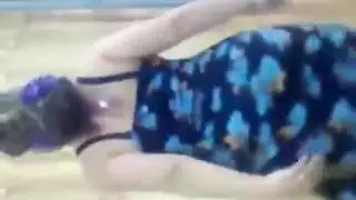 قفزة المؤخرة الكبيرة المستديرة للفتاة العربية في فيلم إباحي صريح