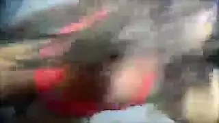 حظ المبتدئين: سيدة ناضجة سمراء خبيرة في ثلاثي جنسي من نوع شواء البصق