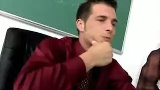 يلبس الجنس بدين جذاب