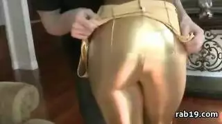 مؤخرة إيبوني ممتلئة ترتد على قضيب ضخم